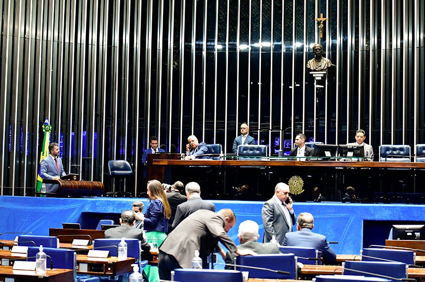 Em discurso, à tribuna, senador Marcos Rogério (PL-RO).