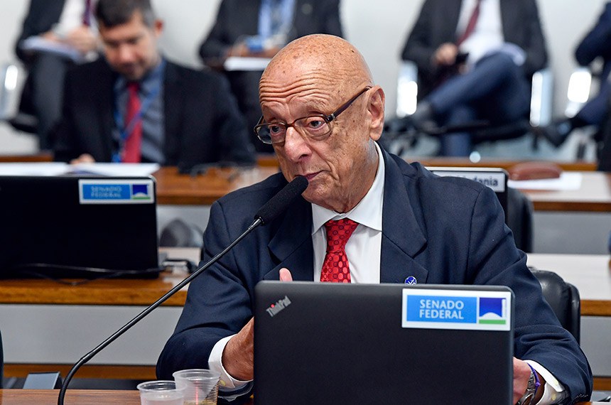 Em pronunciamento, à bancada, relator do PL 2.209/2022, senador Esperidião Amin (PP-SC).