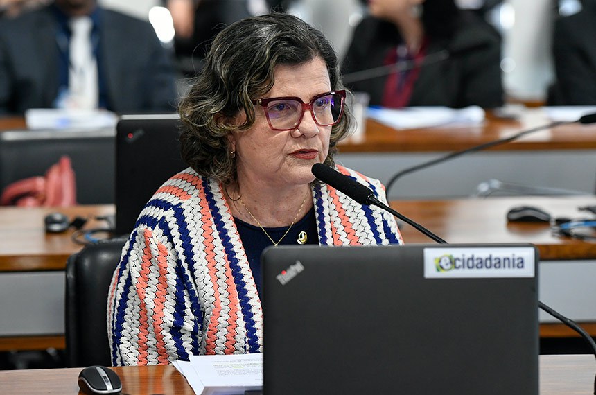 Em pronunciamento, à bancada, relatora do PL 1.706/2019, senadora Teresa Leitão (PT-PE).