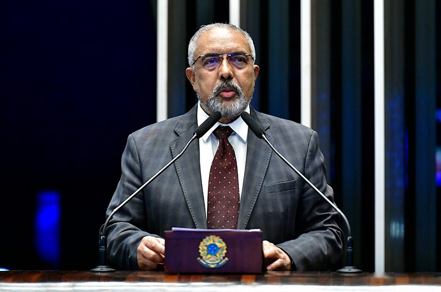 Em discurso, à tribuna, senador Paulo Paim (PT-RS).