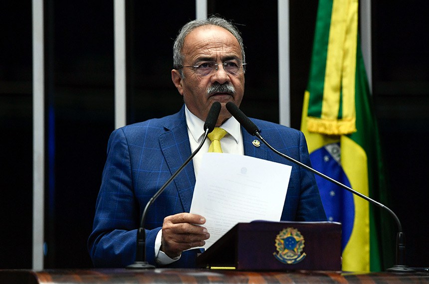 Em discurso, à tribuna, senador Chico Rodrigues (PSB-RR).