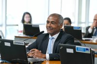 Punição a profissional que discriminar pessoa com autismo vai à CCJ