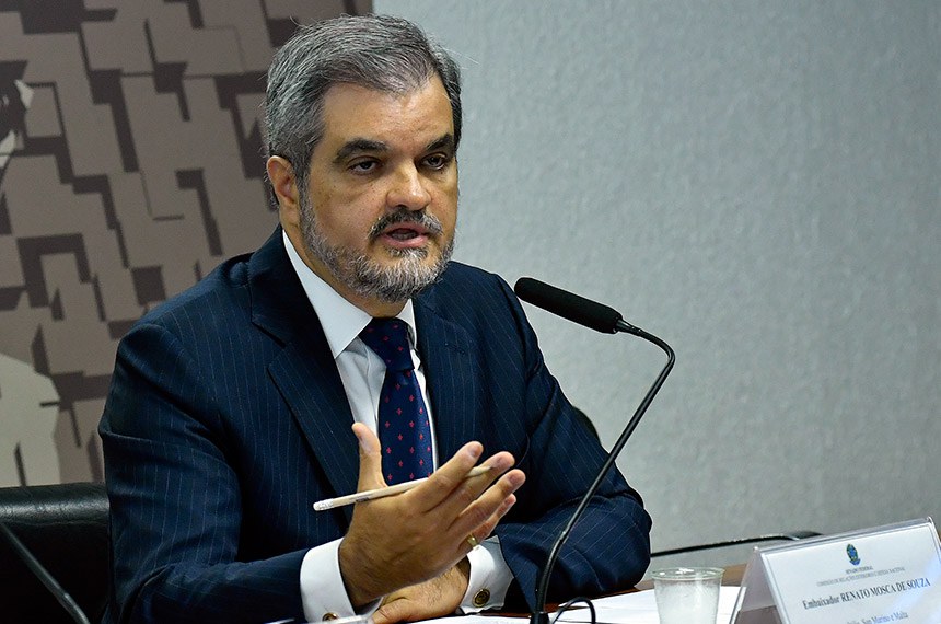 À mesa, em pronunciamento, indicado para exercer o cargo de embaixador do Brasil na República Italiana, Renato Mosca de Souza (MSF 29/2023).