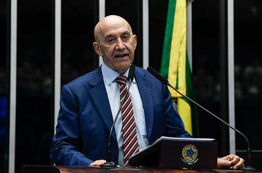 Em discurso, à tribuna, senador Confúcio Moura (MDB-RO).