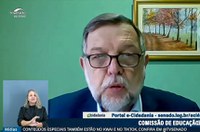 Debatedores defendem gestão democrática nas políticas educacionais