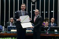 Senado entrega Prêmio Adoção Tardia na próxima terça-feira