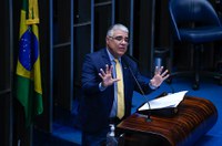 Brasil vive 'grande escalada autoritária', diz Girão