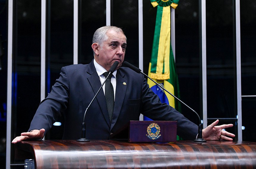 Em discurso, à tribuna, senador Izalci Lucas (PSDB-DF).