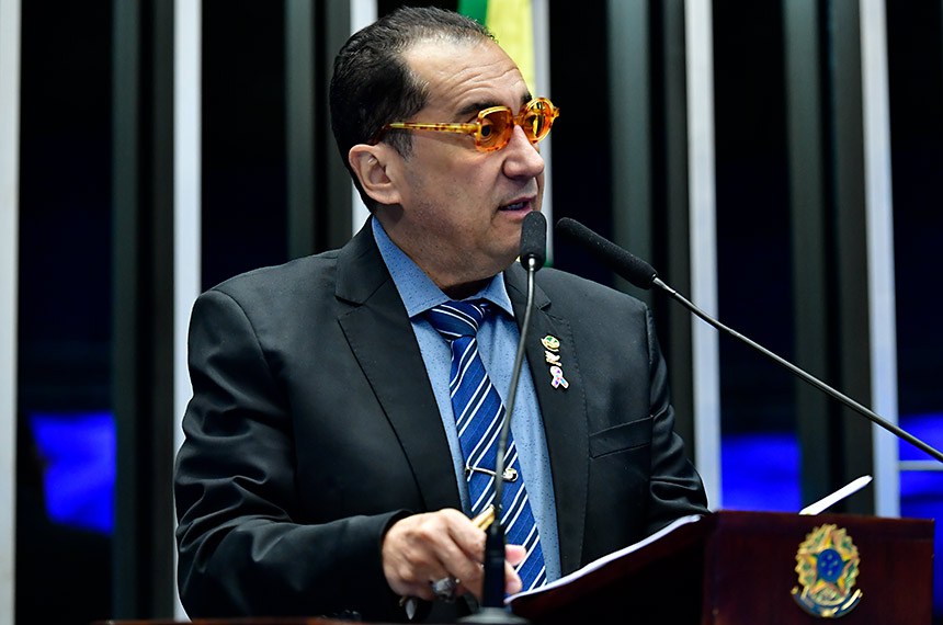 À tribuna, em discurso, senador Jorge Kajuru (PSB-GO). 