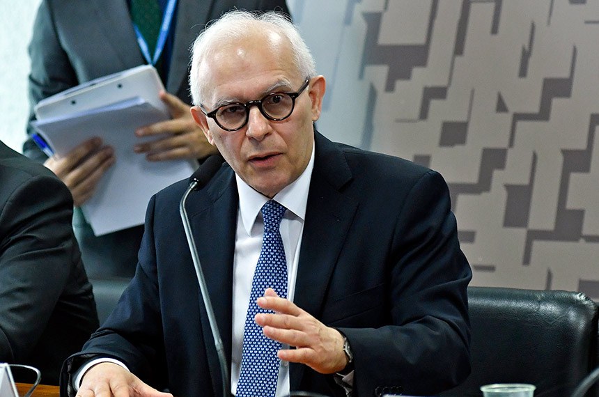 À mesa, em pronunciamento, indicado para exercer o cargo de embaixador do Brasil na Comunidade da Austrália, Claudio Frederico de Matos Arruda (MSF 24/2023).