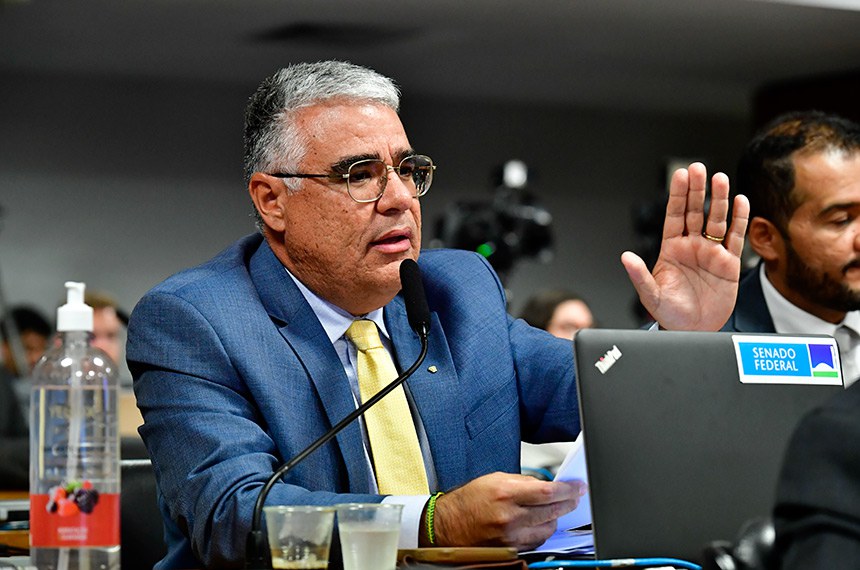 A CPMI é formada por 16 senadores e 16 deputados federais titulares, com igual número de suplentes de cada Casa e vai investigar a invasão e depredação das sedes dos Três Poderes em Brasília. 
 
Bancada:
senador Eduardo Girão (Novo-CE), em pronunciamento.