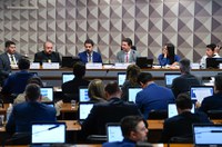 Envolvidos em ataque a bomba também tentaram invadir PF, diz polícia civil