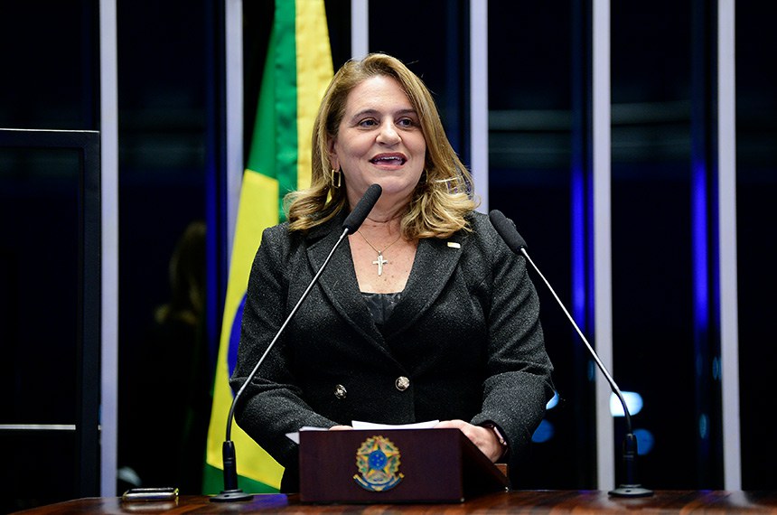 Em discurso, à tribuna, presidente da Empresa Brasileira de Pesquisa Agropecuária (Embrapa), Silvia Maria Massruhá.