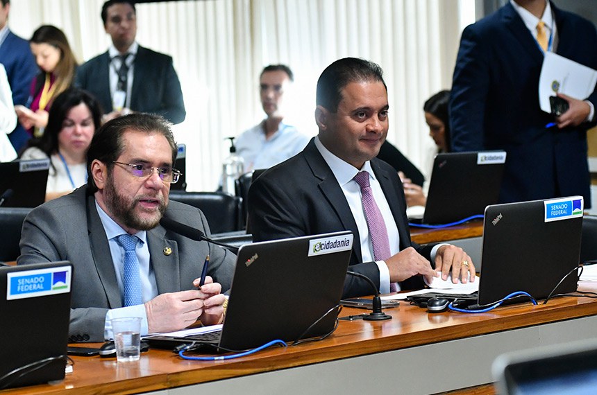 Bancada:
senador Plínio Valério (PSDB-AM), em pronunciamento;
senador Weverton (PDT-MA).