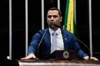 Cleitinho critica uso de dinheiro público para pagar viagens do presidente Lula