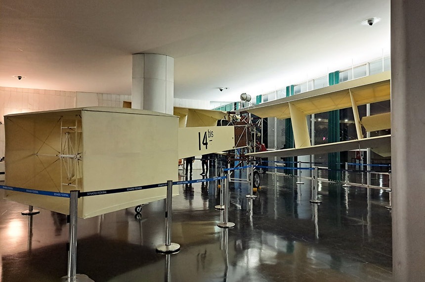 Réplica do 14-Bis em tamanho real integra a mostra - Foto: Mayra Cunha/Secom