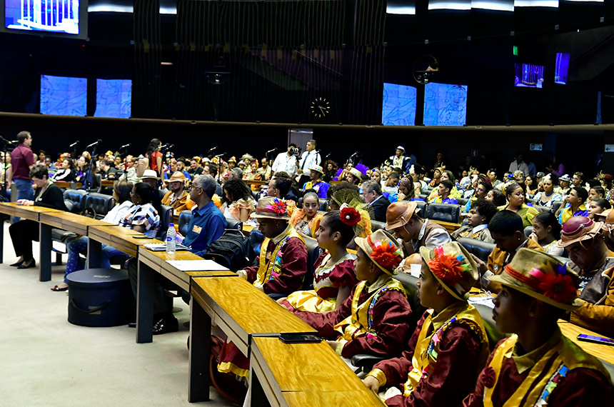 Quadrilhas juninas participaram da homenagem - Foto: Waldemir Barreto/Agência Senado