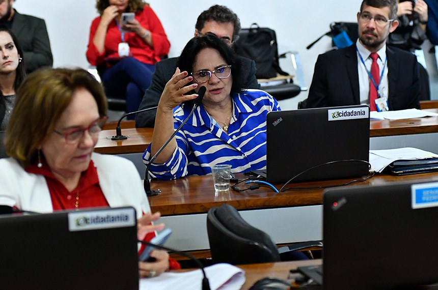 Bancada:
senadora Damares Alves (Republicanos-DF) - em pronunciamento;
senadora Zenaide Maia (PSD-RN).
