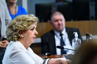 Ruas e praças deverão ter percentual mínimo de nomes femininos, aprova CE