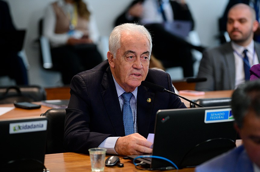 Em pronunciamento, à bancada, senador Otto Alencar (PSD-BA).