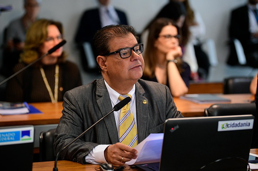 Em pronuniamento, à bancada, relator do PL 1.211/2020, senador Nelsinho Trad (PSD-MS).
