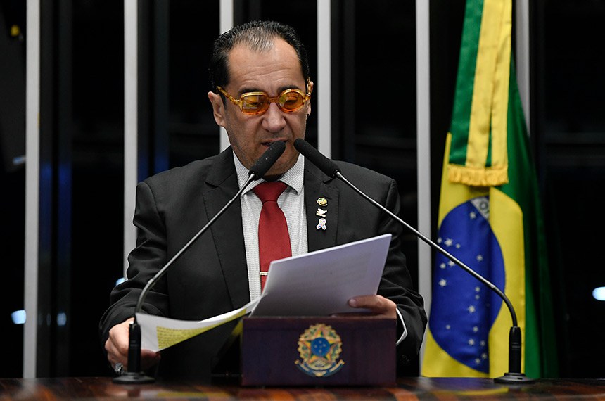 Em discurso, à tribuna, senador Jorge Kajuru (PSB-GO).