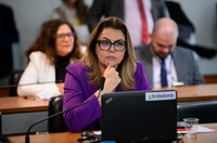 Projeto aprovado na CAS permite que menor de 18 anos visite pais internados