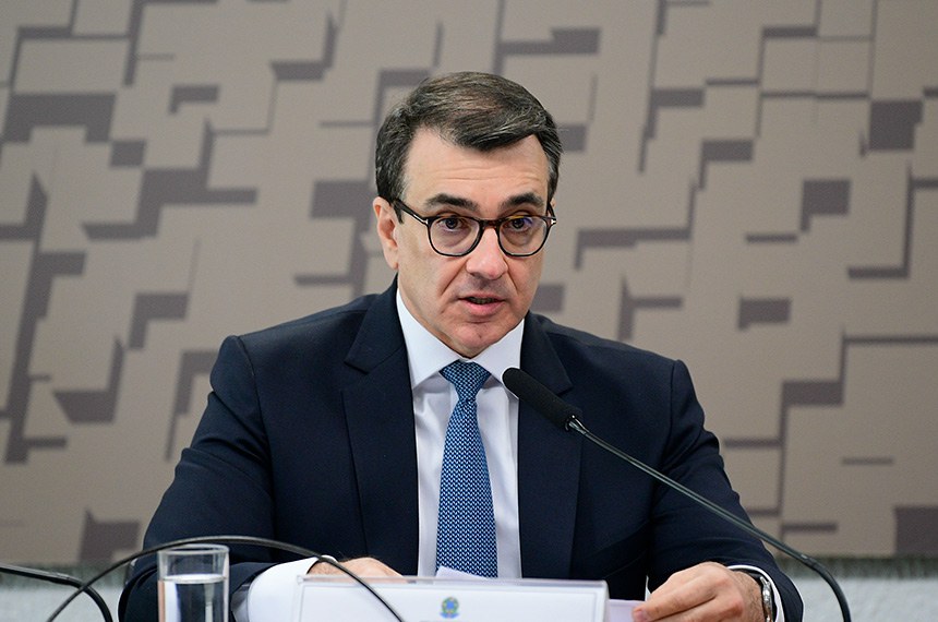 Mesa: 
indicado para exercer o cargo de embaixador do Brasil no Canadá, Carlos Alberto Franco França (MSF 44/2023) - em pronunciamento. 