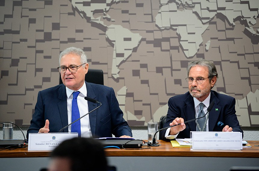 Mesa:
presidente da CRE, senador Renan Calheiros (MDB-AL);
indicado para exercer o cargo de embaixador do Brasil na República Islâmica do Irã, Eduardo Ricardo Gradilone Neto (MSF 43/2023 ).