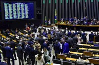Senadores repercutem aprovação da reforma tributária na Câmara