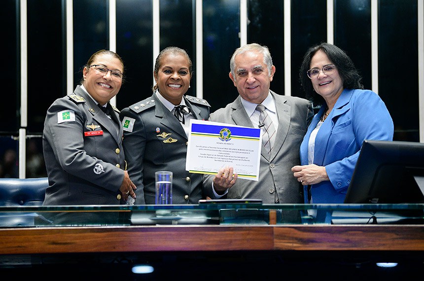 Participa:
requerente desta sessão, senadora Damares Alves (Republicanos-DF).