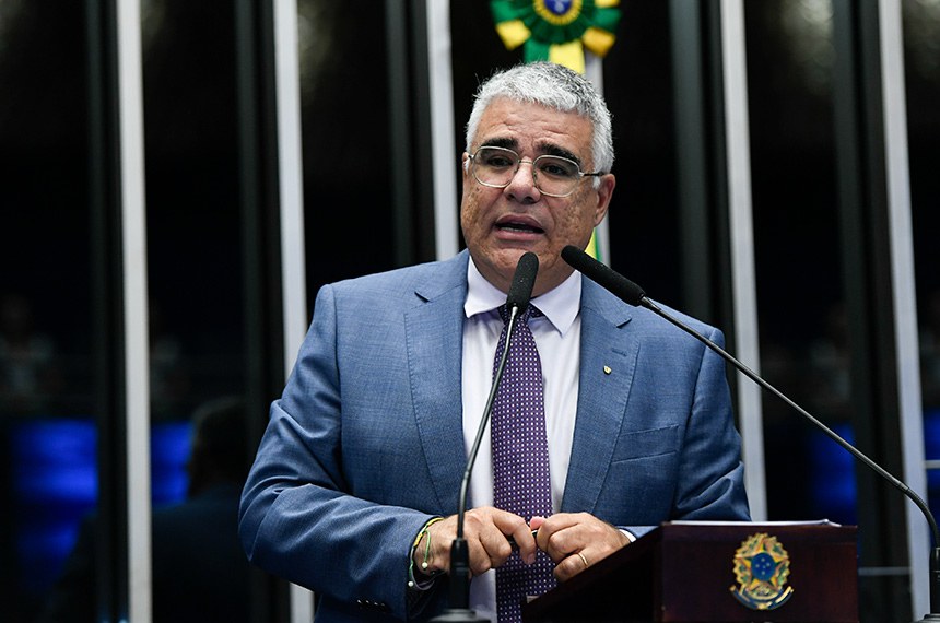 Em discurso, à tribuna, senador Eduardo Girão (Novo-CE).