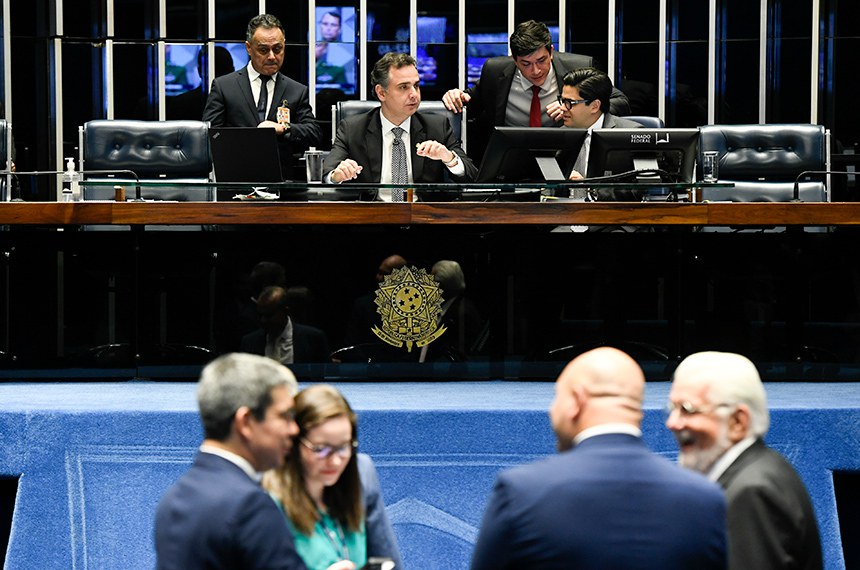 Bancada:
líder do governo no Congresso Nacional, senador Randolfe Rodrigues (Rede-AP); 
líder do governo no Senado Federal, senador Jaques Wagner (PT-BA).
