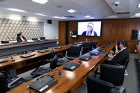 Debatedores: ensino médio deve aliar educação técnica e permanência na escola