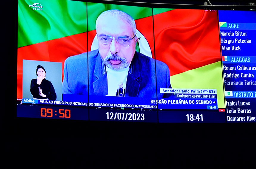 No painel, senador Paulo Paim (PT-RS) em pronunciamento via videoconferência.