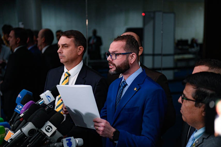 Participam:
senador Flávio Bolsonaro (PL-RJ);
deputado Cabo Gilberto Silva (PL-PB);
deputado Carlos Jordy (PL-RJ);
deputado Prof. Paulo Fernando (Republicanos-DF).