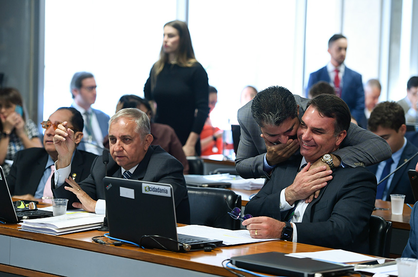 Izalci, Marcos Rogério e Flávio Bolsonaro pediram a liberação de imagens da segurança do Ministério da Justiça - Foto: Edilson Rodrigues/Agência Senado