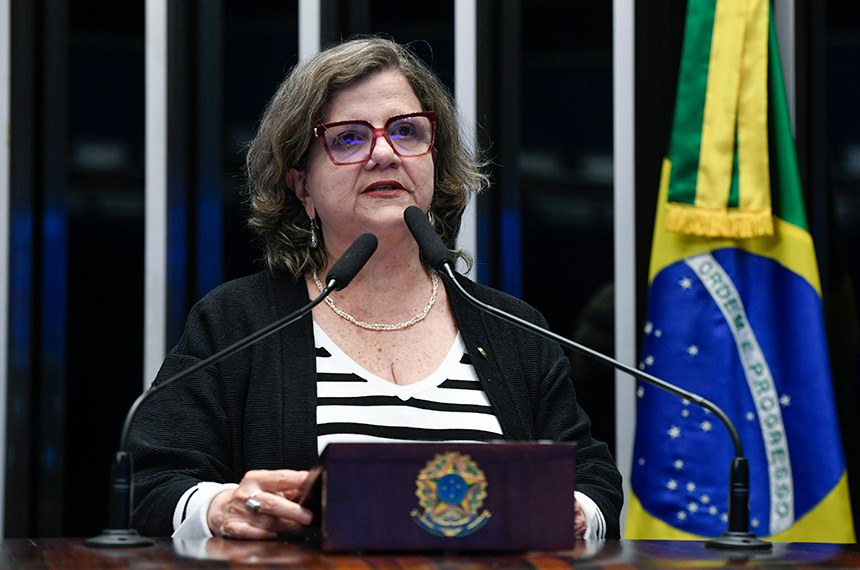 À tribuna, em discurso, senadora Teresa Leitão (PT-PE). 