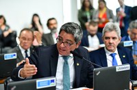 Isenção de tributos para reforma de pneus vai à CAE