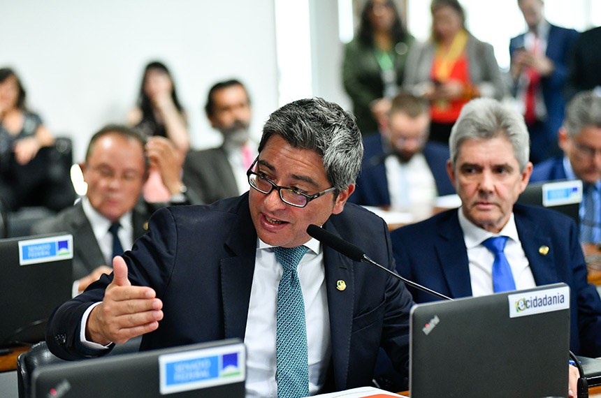 Bancada:
senador Carlos Portinho (PL-RJ), em pronunciamento;
senador Jaime Bagattoli (PL-RO).
