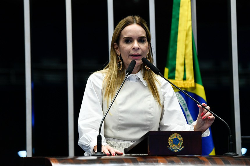 Em discuro, à tribuna, senadora Daniella Ribeiro (PSD-PB). 