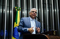 Girão pede demissão dos ministros da Saúde e dos Direitos Humanos