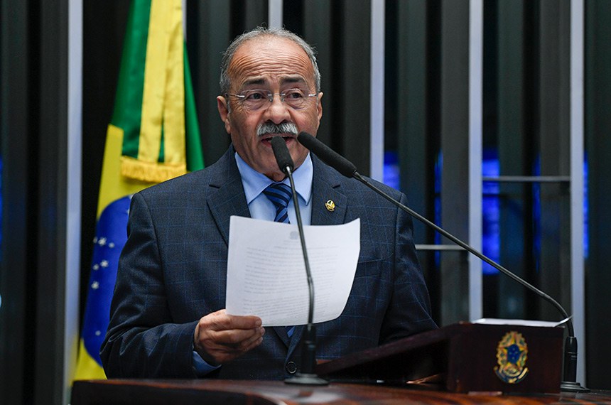 Em discurso, à tribuna, senador Chico Rodrigues (PSB-RR).