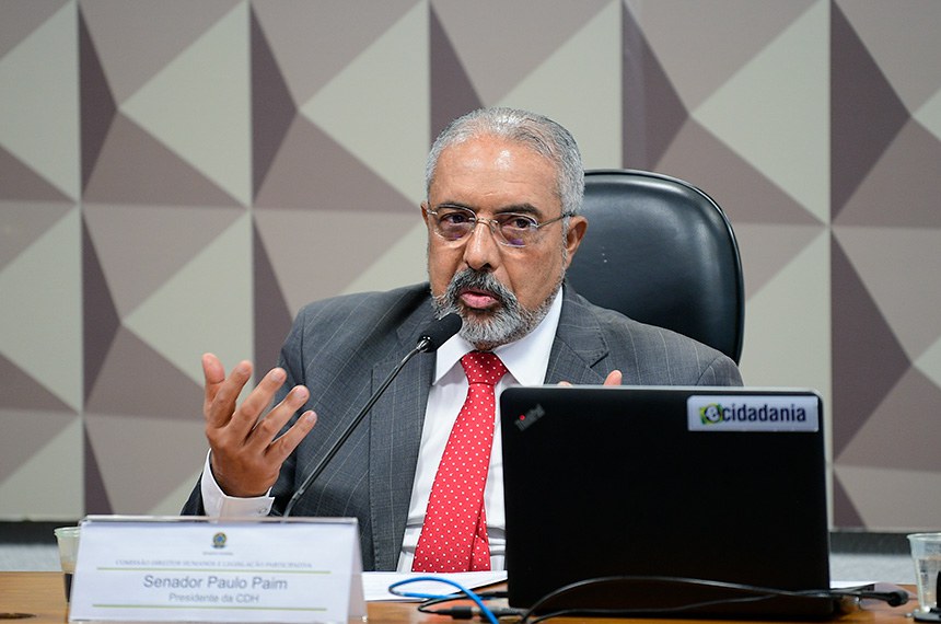 À mesa, presidente da CDH, senador Paulo Paim (PT-RS) - em pronunciamento.