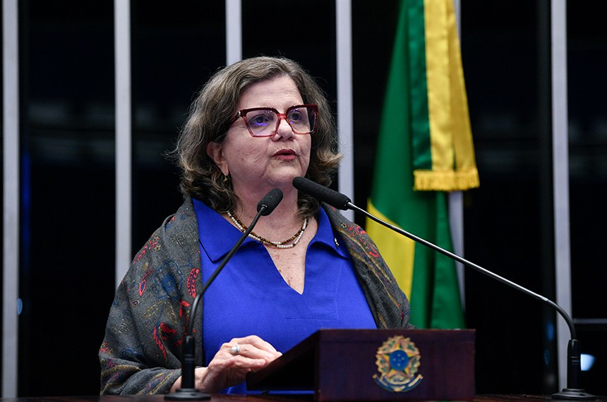 À tribuna, em discurso, senadora Teresa Leitão (PT-PE). 