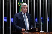 Brasil deveria receber pagamento para preservar floresta, diz Heinze
