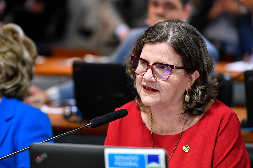 Em pronunciamento, à bancada, senadora Teresa Leitão (PT-PE).