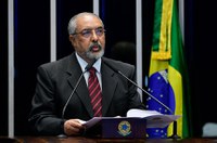 Paim celebra proposta que torna política de cotas permanente