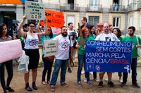 CE pode votar permissão para contribuição previdenciária de bolsistas