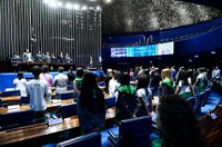 Estatuto da Juventude precisa ser cumprido, aponta sessão especial